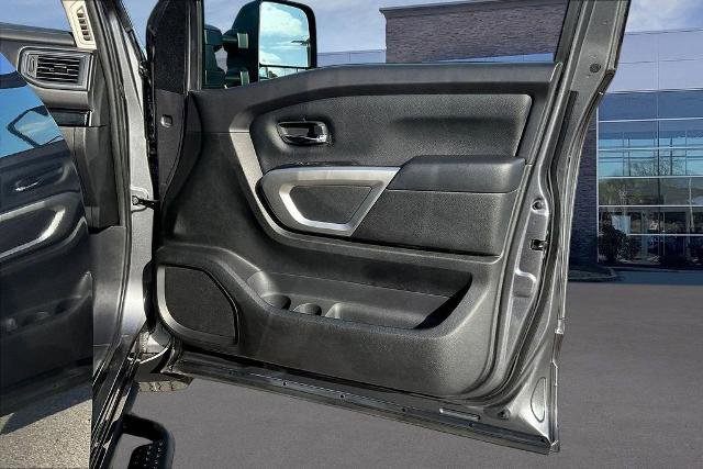 Used 2024 Nissan Titan SV w/ SV Convenience Package RWD image 29