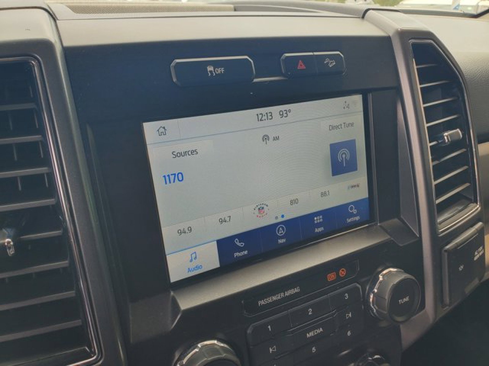 Certified 2021 Ford F250 XLT w/ XLT Premium Package AWD/4WD image 20