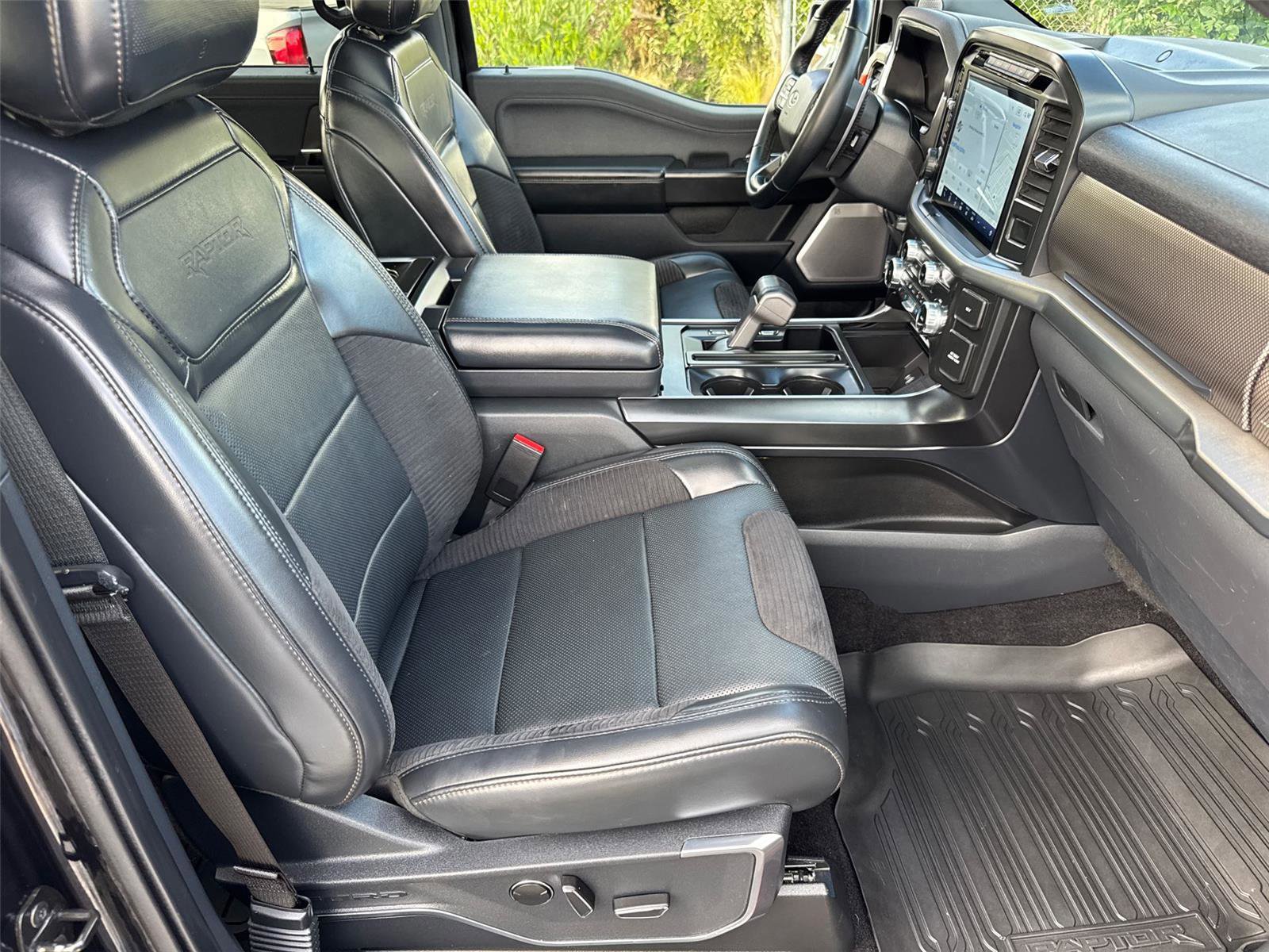 Certified 2022 Ford F150 Raptor w/ Equipment Group 801A High image 17