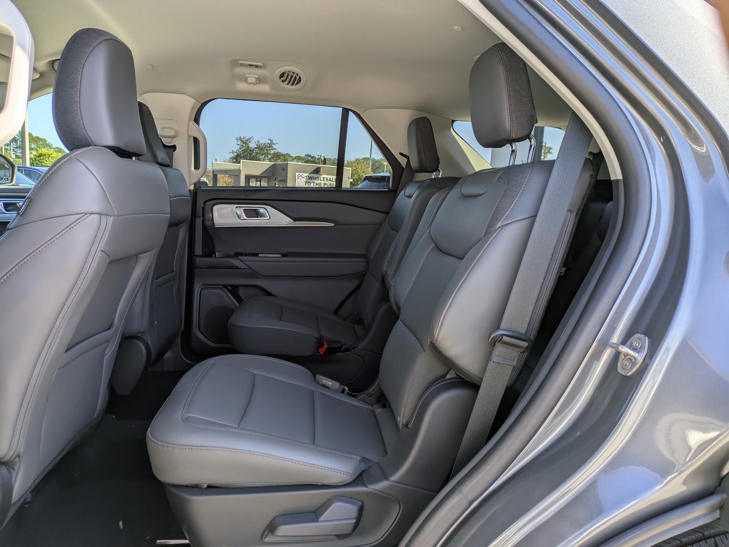 Certified 2025 Ford Explorer Active w/ Active Comfort Package image 15