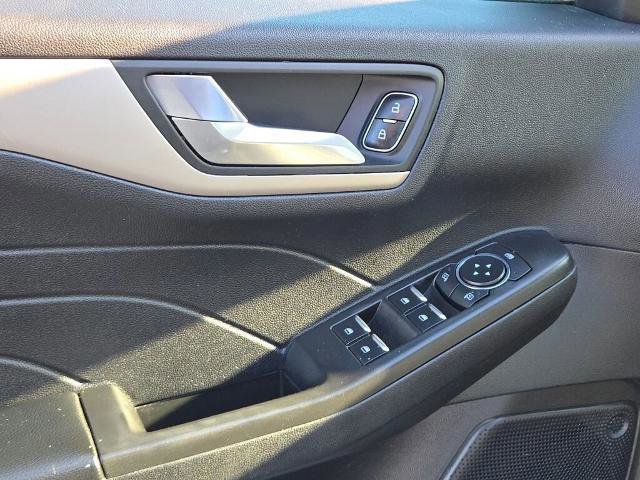 Certified 2021 Ford Escape SE w/ SE Sport Appearance Package image 21