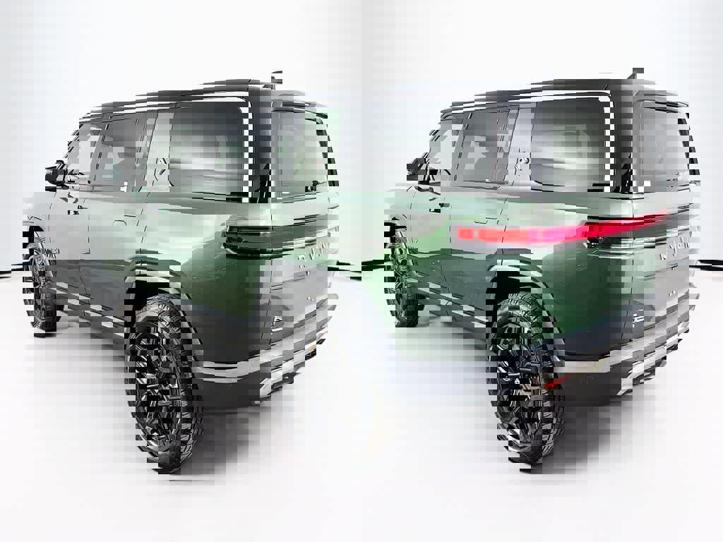Used 2025 Rivian R1S Adventure image 4