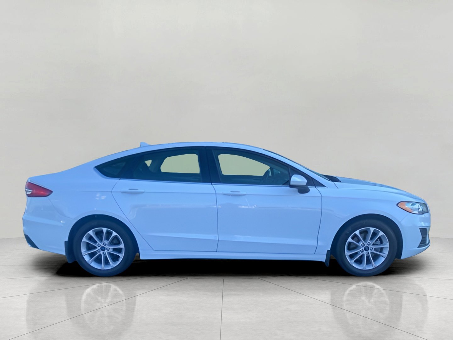 Certified 2020 Ford Fusion SE image 5