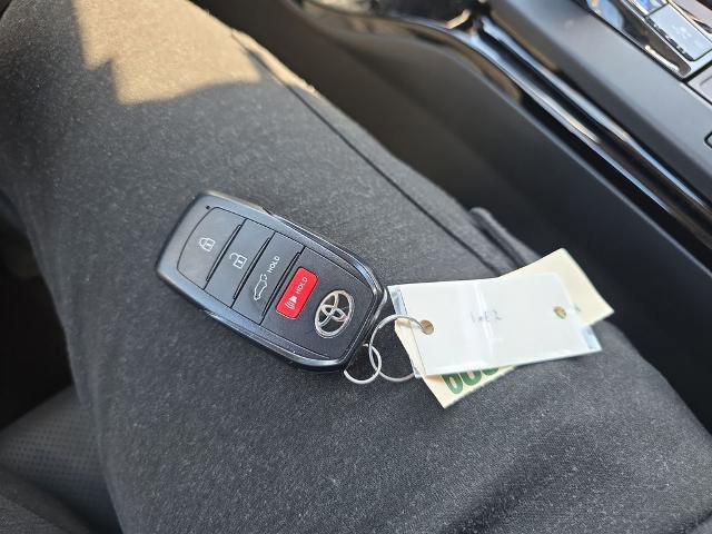 Used 2025 Toyota Prius Plug-In Hybrid w/ Limited Premium Package FWD image 39