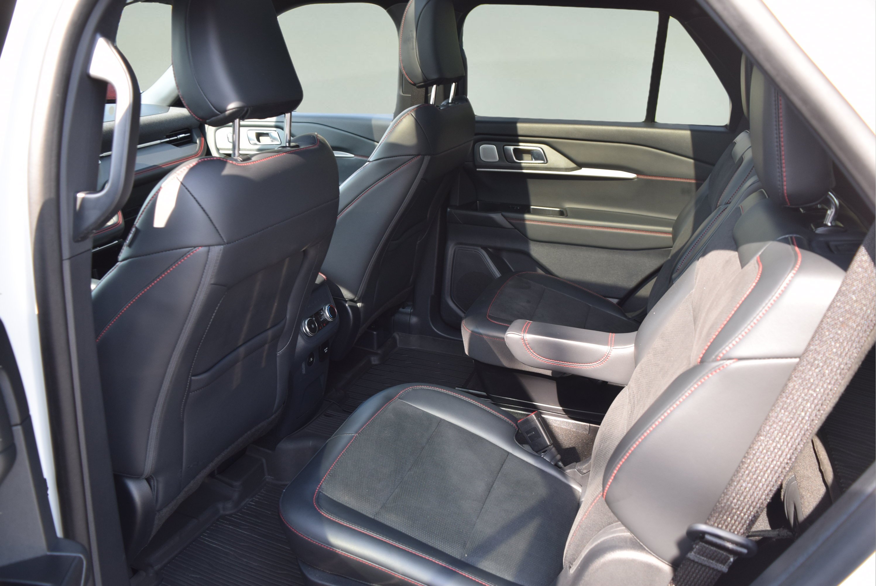 Certified 2025 Ford Explorer ST w/ Sun And Sound Package AWD/4WD image 8