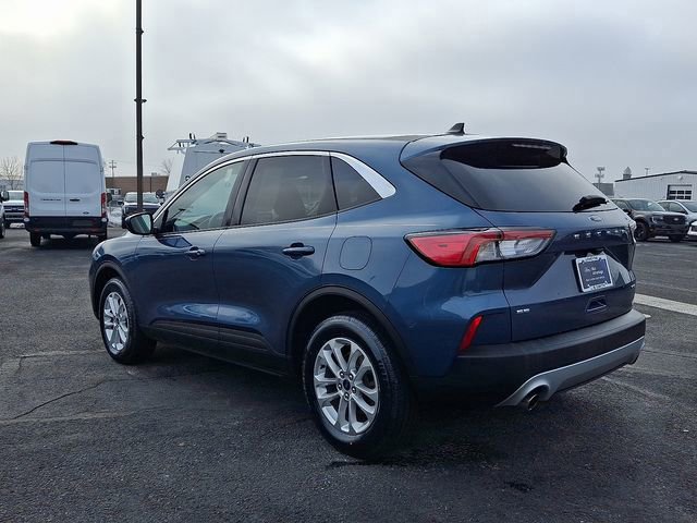 Certified 2020 Ford Escape SE image 2