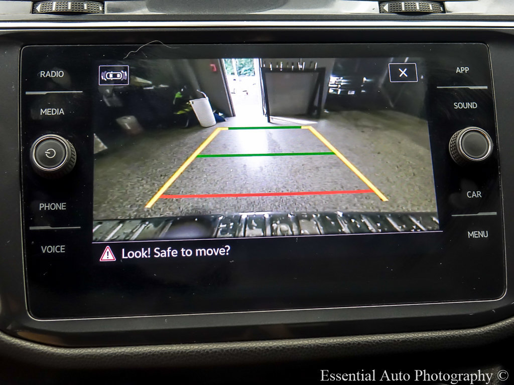 Used 2022 Volkswagen Tiguan SE AWD/4WD image 16