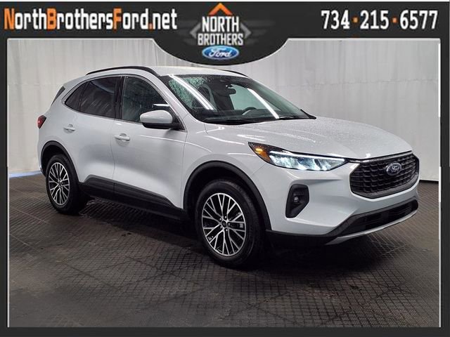 Certified 2025 Ford Escape SE w/ Class II Trailer Tow Package image 5