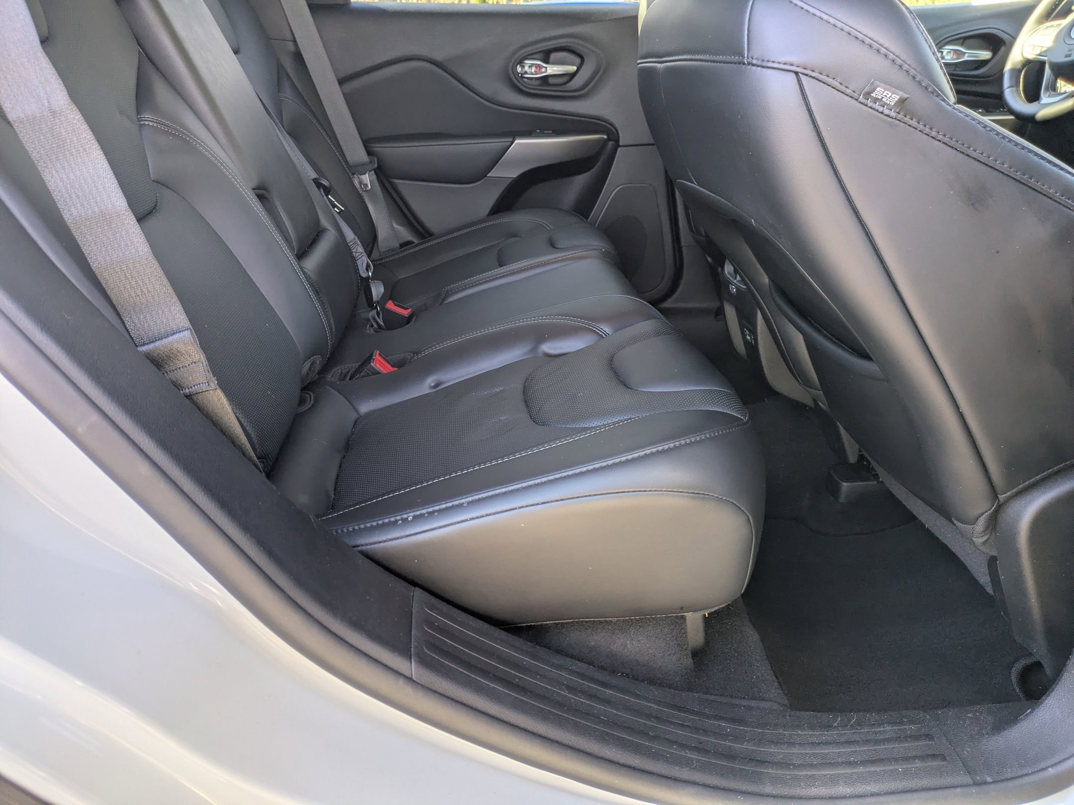 Used 2021 Jeep Cherokee Latitude Lux w/ Trailer Tow Group image 34