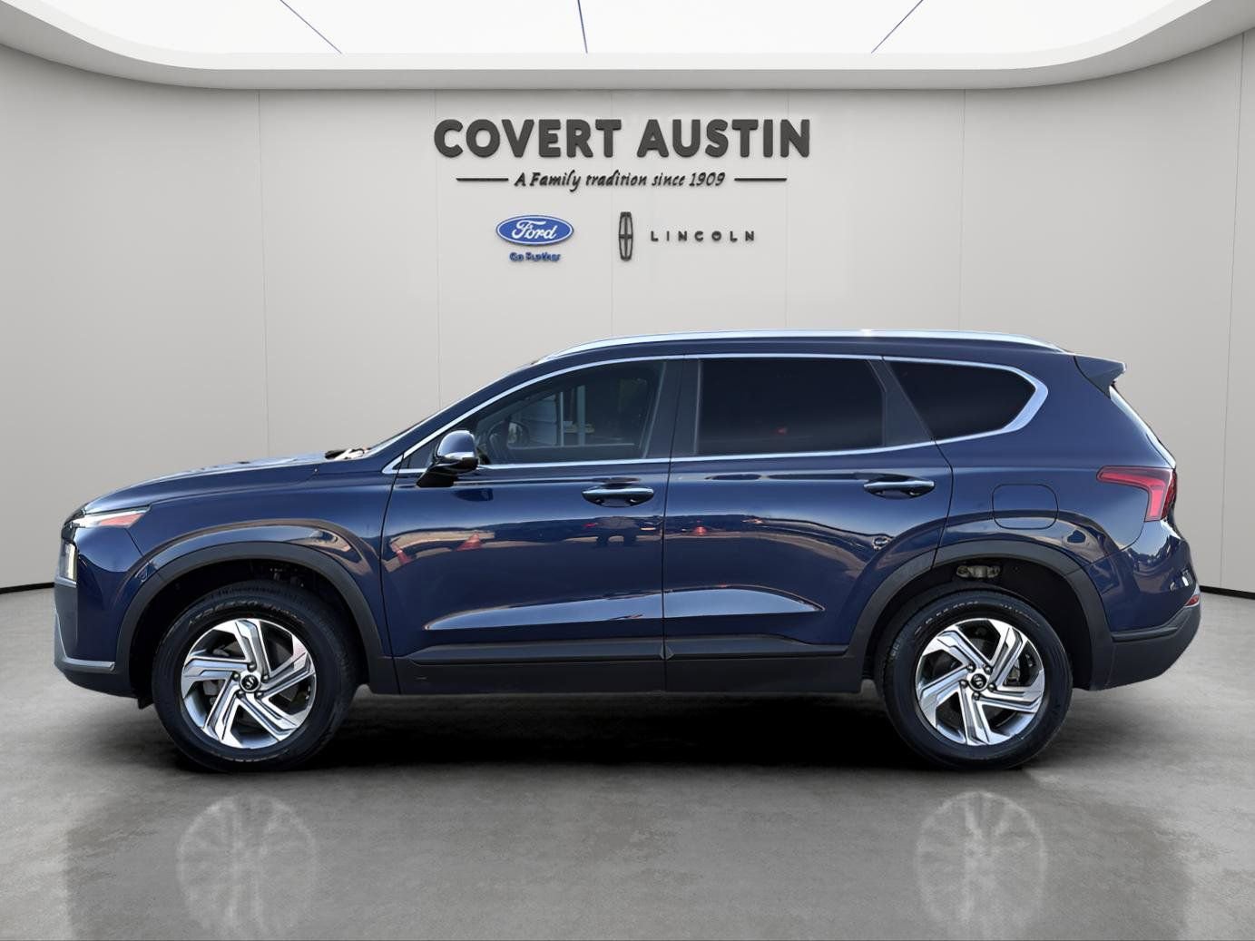 Used 2023 Hyundai Santa Fe SEL image 2