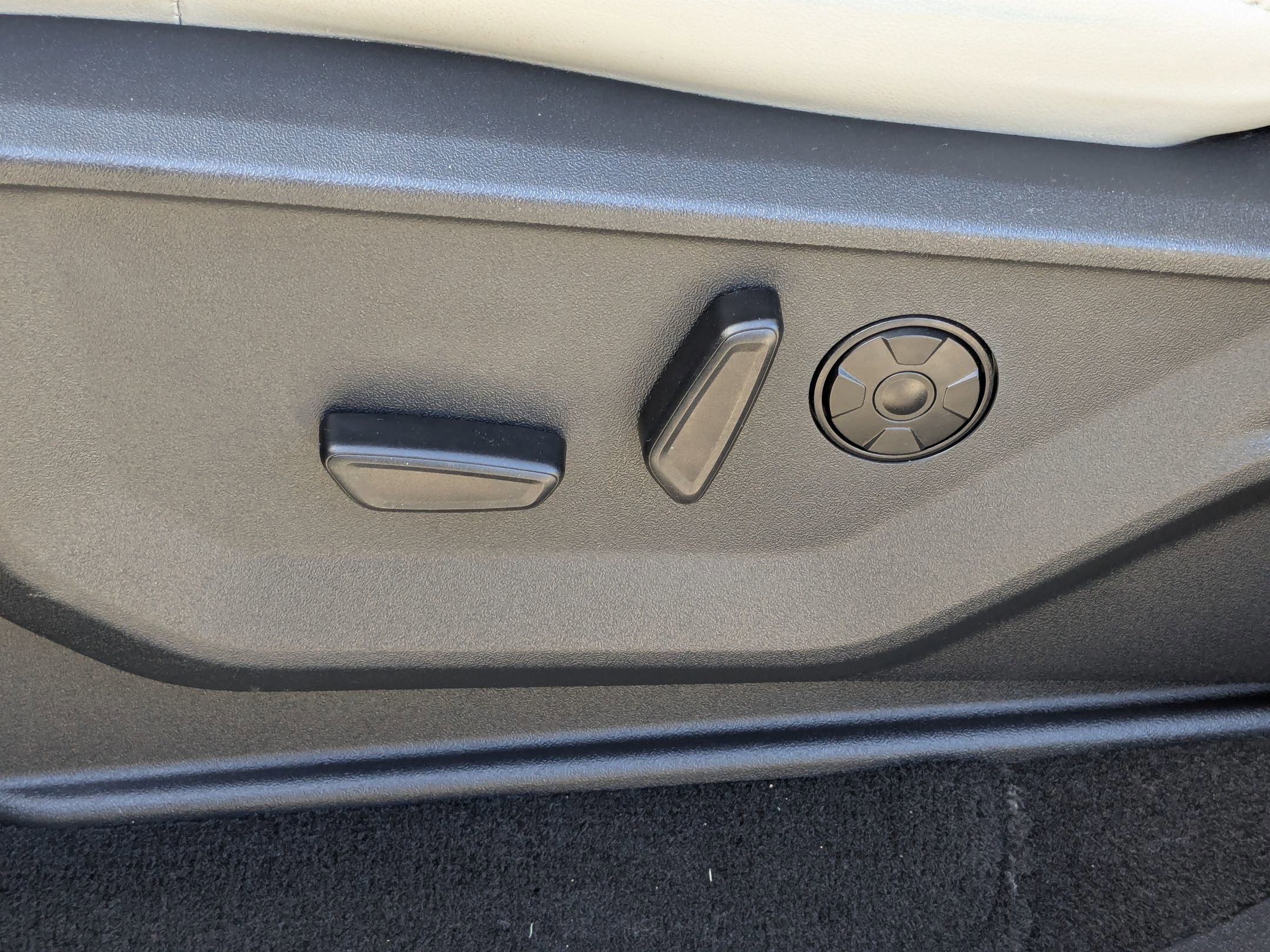 Certified 2025 Ford Expedition Platinum w/ Platinum Ultimate Package image 17