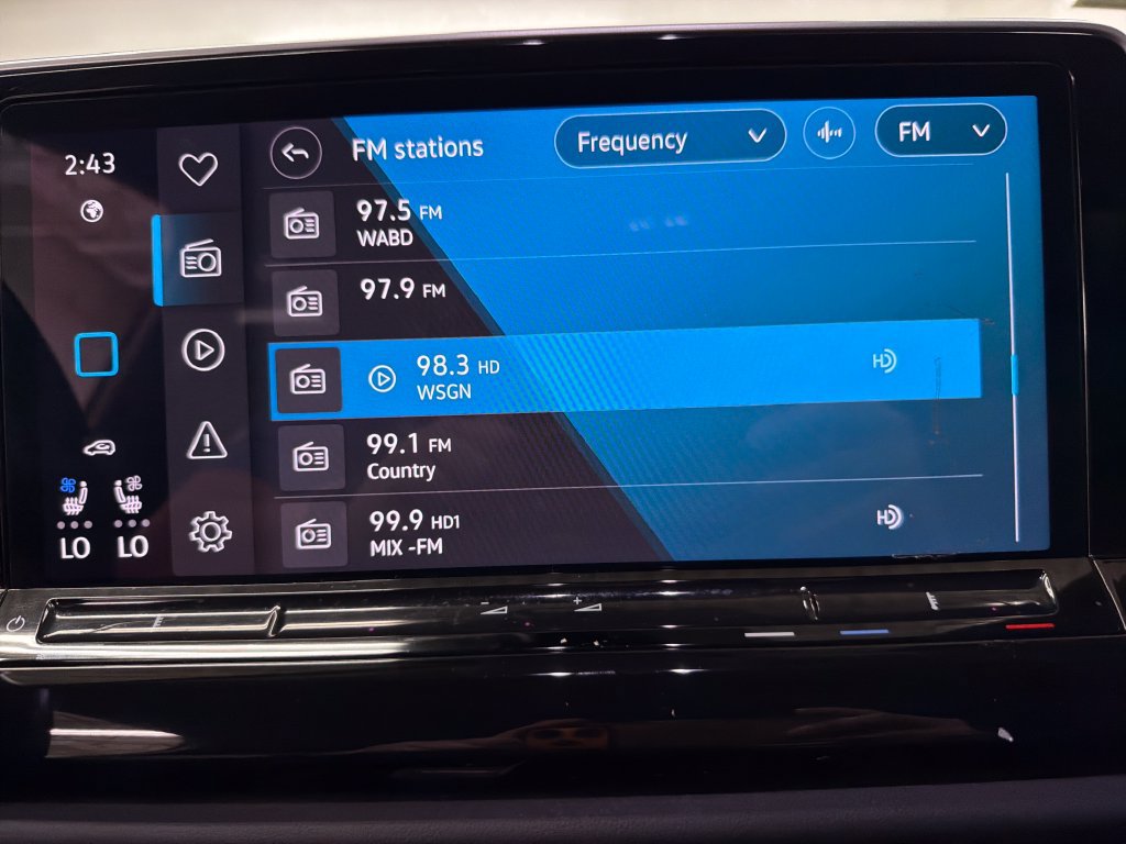 Used 2025 Volkswagen Atlas SE FWD image 25