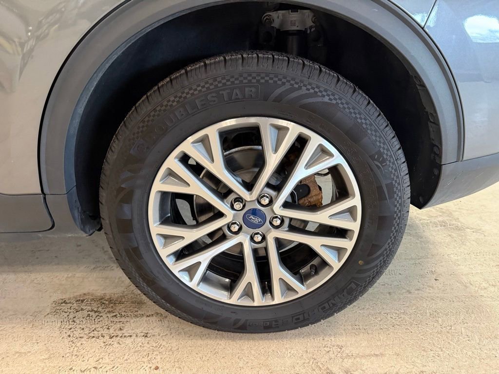 Certified 2022 Ford Escape SEL image 9