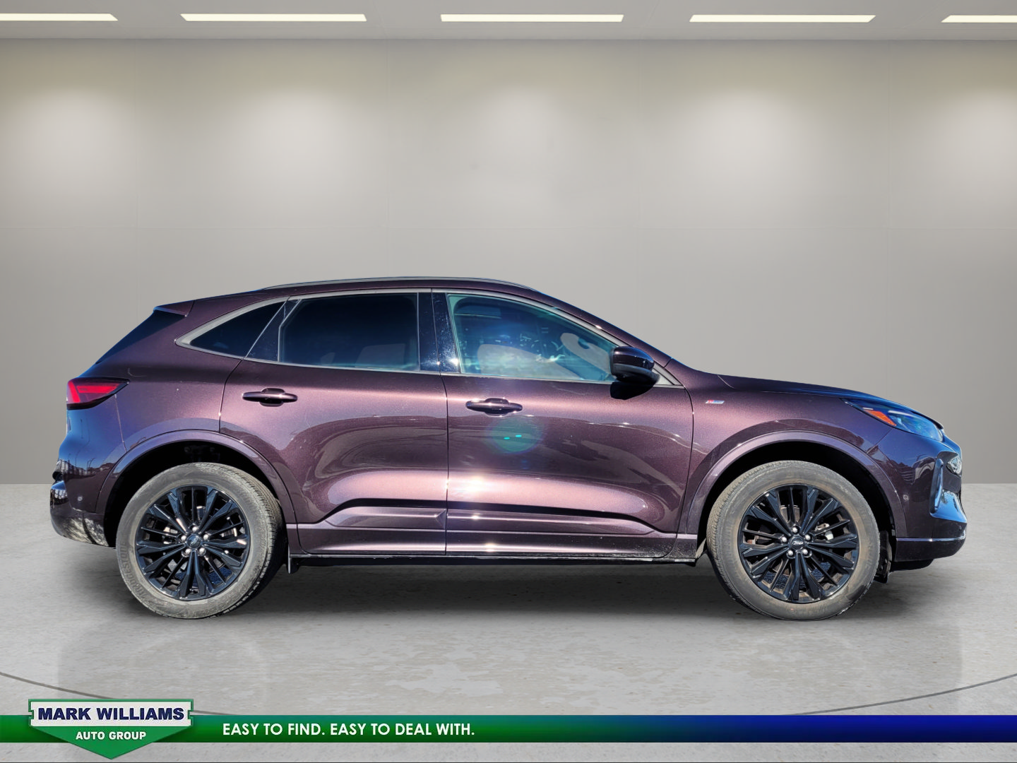 Certified 2023 Ford Escape ST-Line Elite w/ Premium Technology Package AWD/4WD image 2
