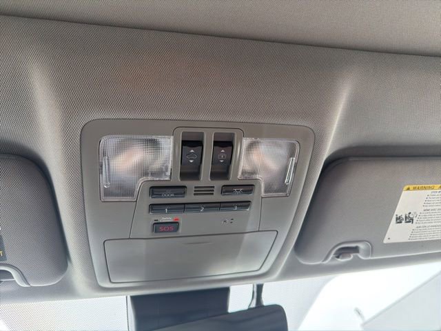 Used 2017 Toyota Highlander Limited Platinum image 31