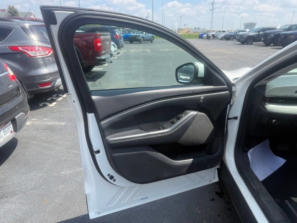 Certified 2022 Ford Mustang Mach-E Select AWD/4WD image 17