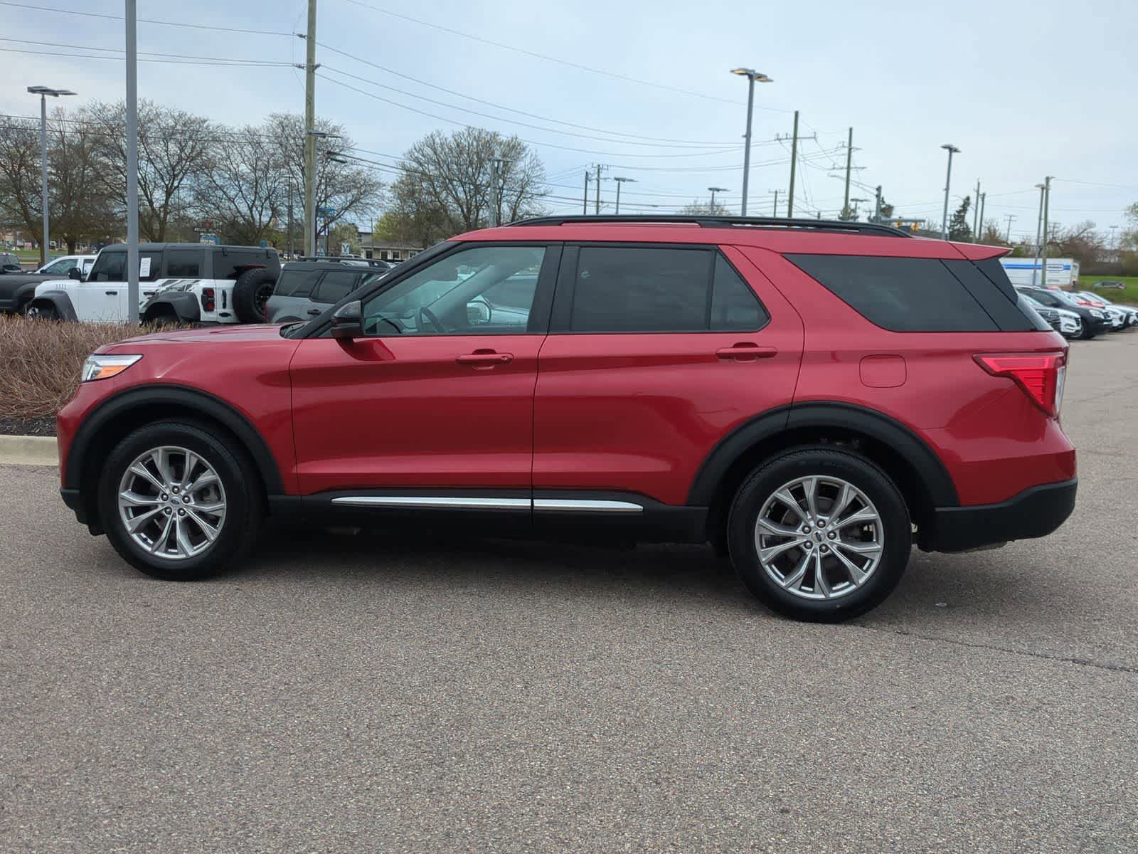 Certified 2024 Ford Explorer XLT w/ Equipment Group 202A AWD/4WD image 5