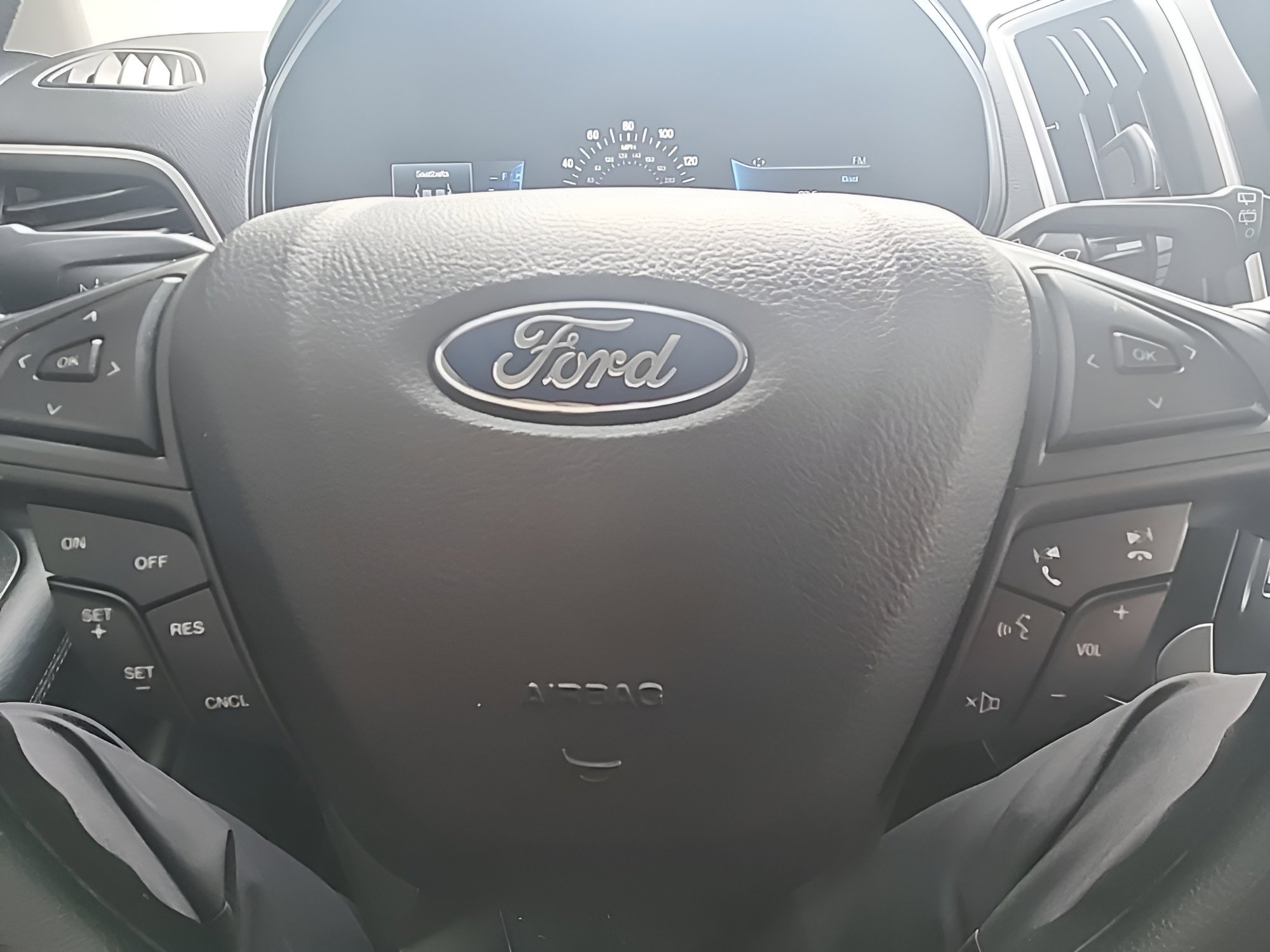 Certified 2023 Ford Edge SE image 18