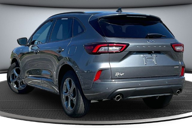 Certified 2023 Ford Escape ST-Line w/ Tech Pack #1 AWD/4WD image 4