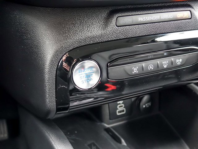 Certified 2025 Ford Escape Platinum AWD/4WD image 19
