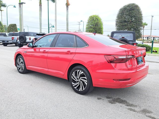 Used 2021 Volkswagen Jetta SEL FWD image 2