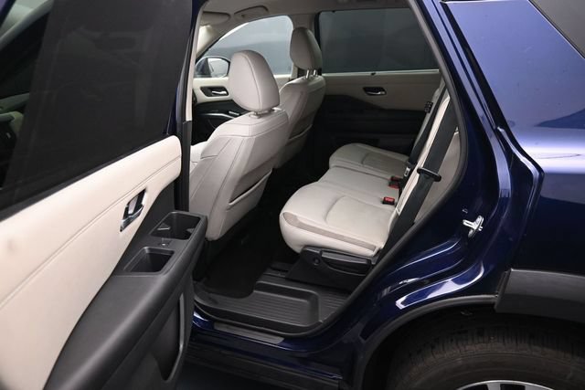 Used 2023 Nissan Pathfinder SL FWD image 23