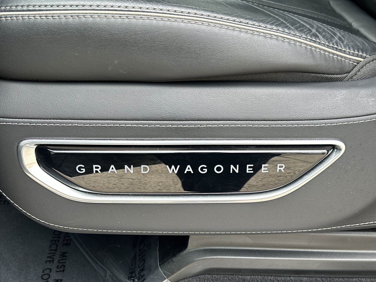 Used 2024 Jeep Grand Wagoneer L Series II w/ Quick Order Packagew 28T AWD/4WD image 15