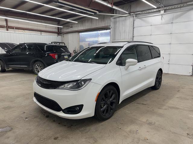 Used 2018 Chrysler Pacifica Touring Plus w/ S Appearance Package image 4