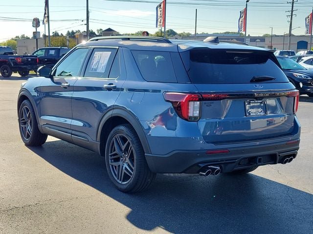Certified 2025 Ford Explorer ST AWD/4WD image 3