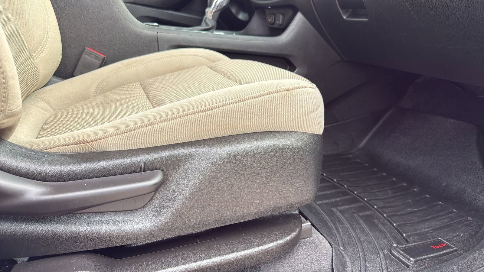 Used 2022 Chevrolet Traverse LS w/ LPO, Cargo Package FWD image 24