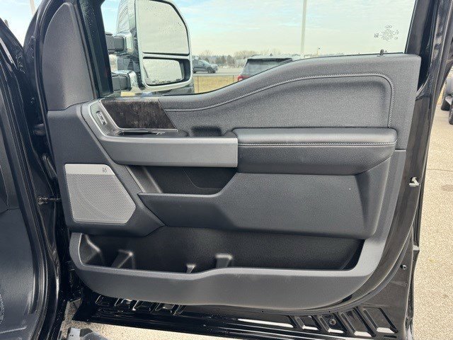 Certified 2023 Ford F250 Lariat w/ Chrome Package image 34