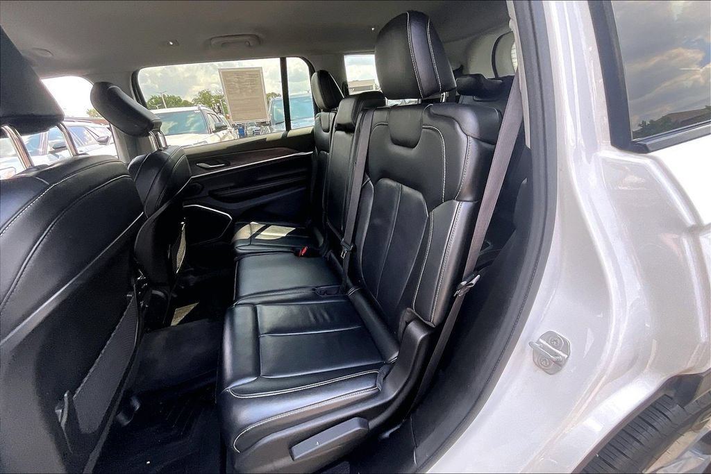 Used 2021 Jeep Grand Cherokee L Limited AWD/4WD image 25
