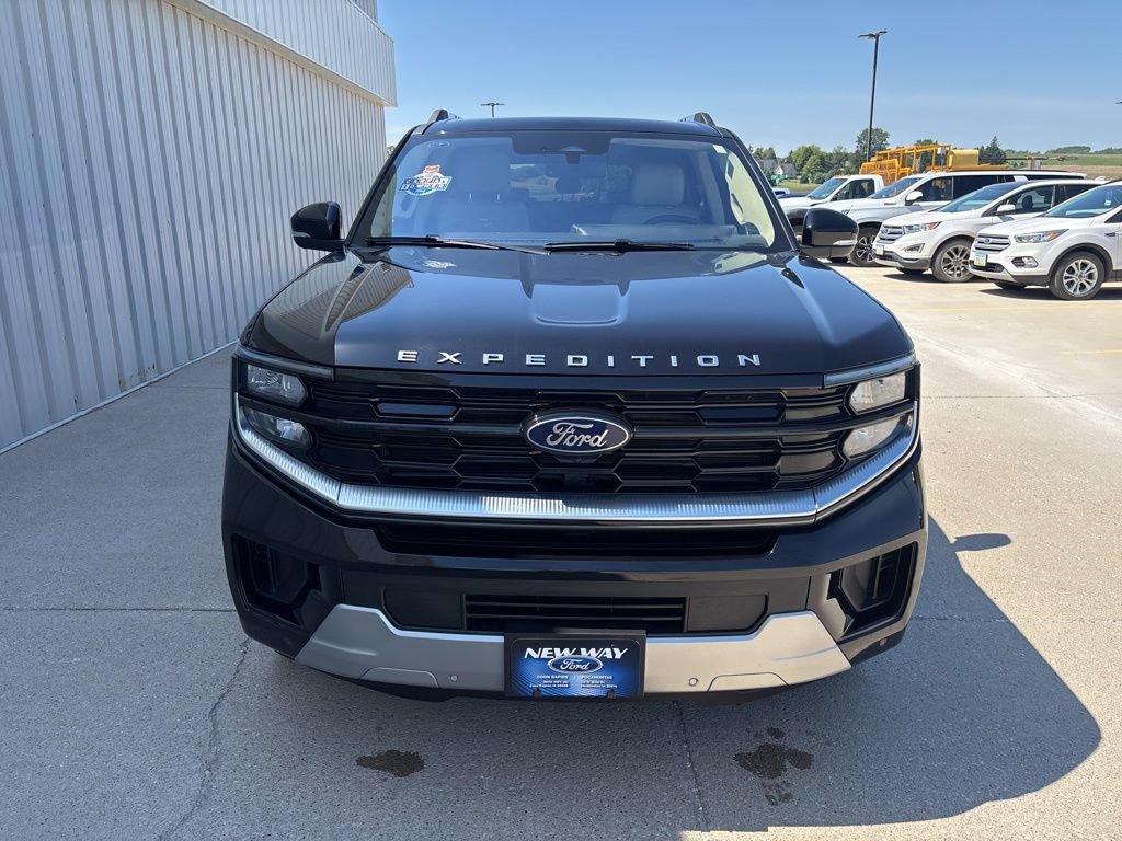 Certified 2025 Ford Expedition Max Platinum w/ Driver's Package AWD/4WD image 2