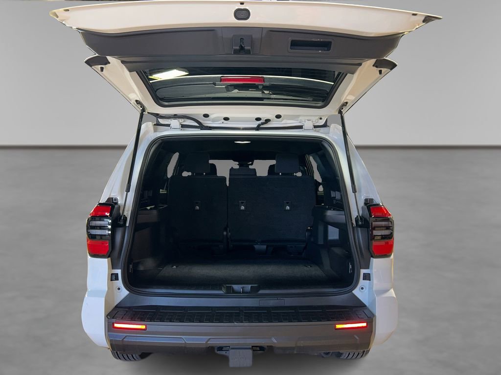 Used 2025 Toyota 4Runner SR5 AWD/4WD image 11
