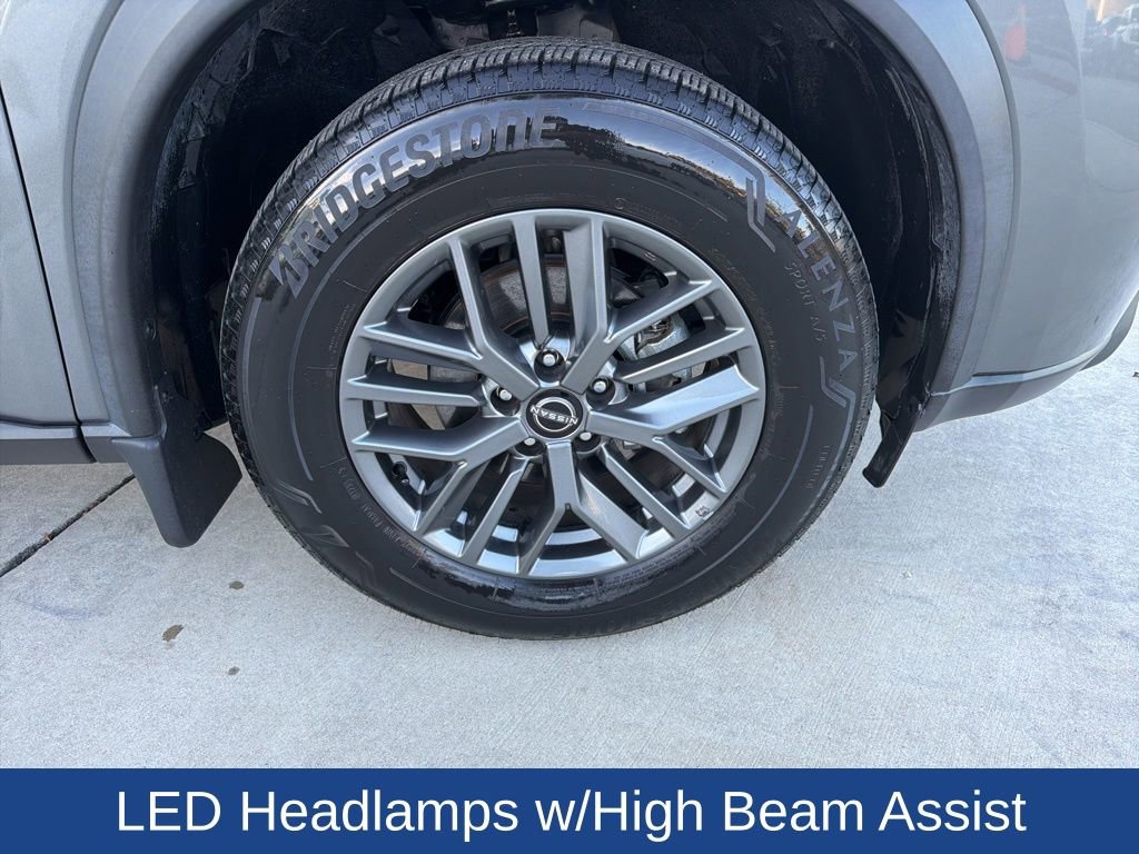 Used 2024 Nissan Rogue S image 11