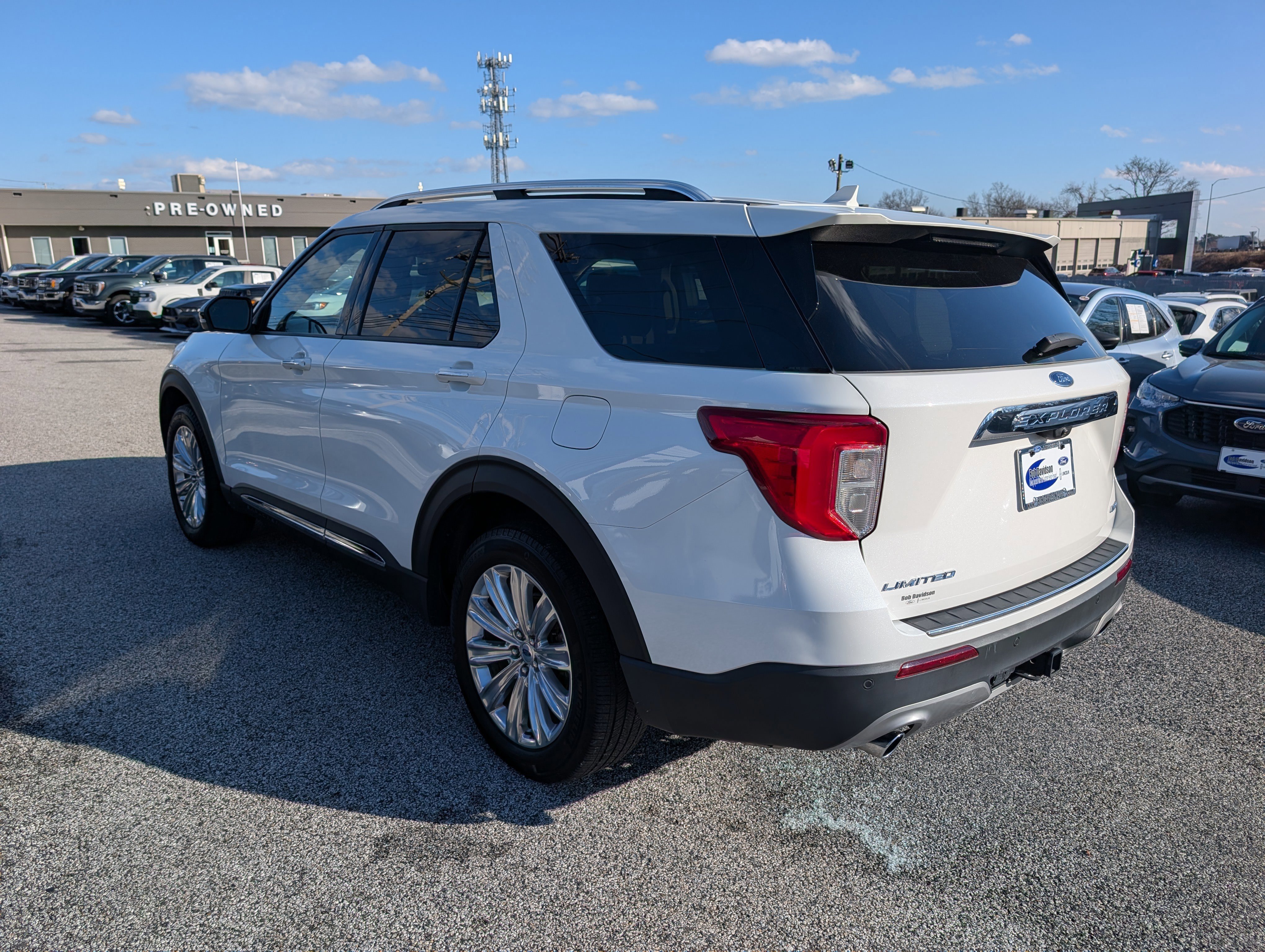 Certified 2023 Ford Explorer Limited w/ Limited Technology Package image 5
