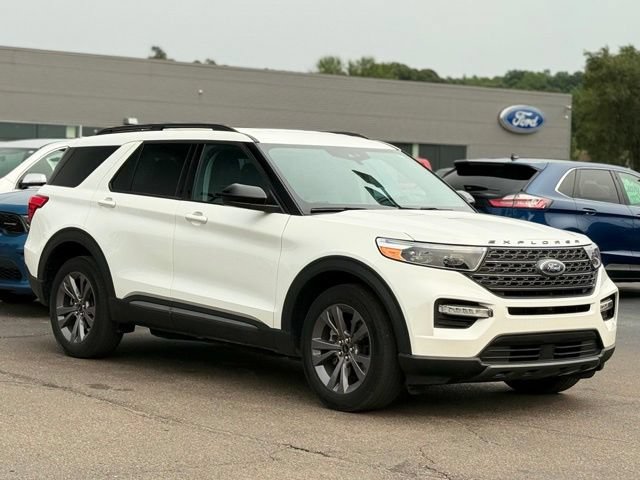 Certified 2023 Ford Explorer XLT w/ Equipment Group 202A AWD/4WD image 32