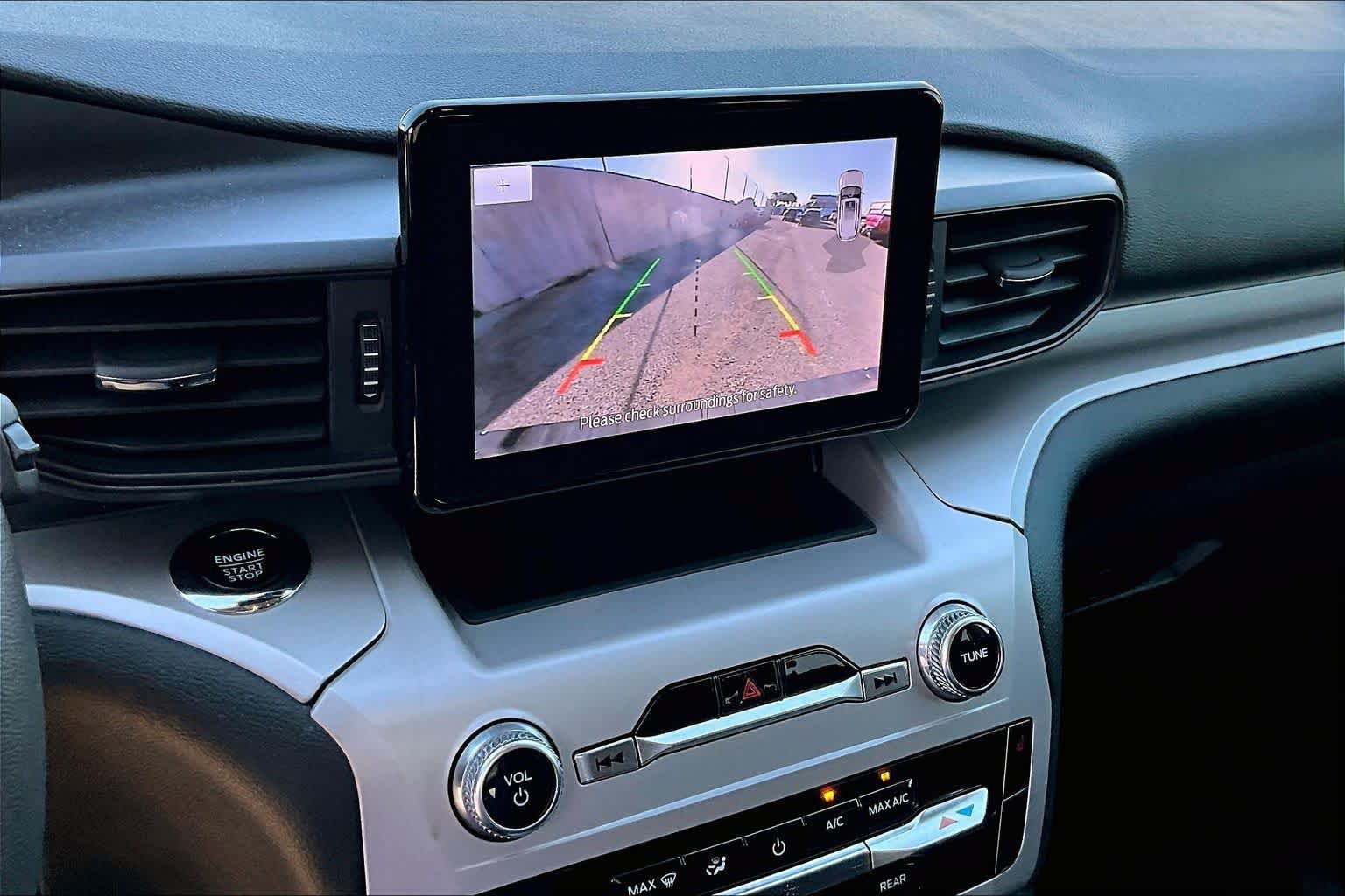 Certified 2023 Ford Explorer XLT RWD image 29