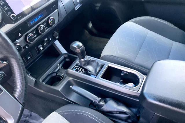 Used 2022 Toyota Tacoma TRD Off-Road AWD/4WD image 17