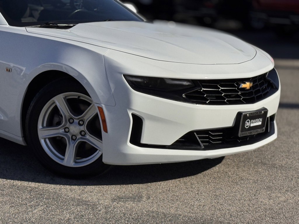 Used 2020 Chevrolet Camaro LT image 3