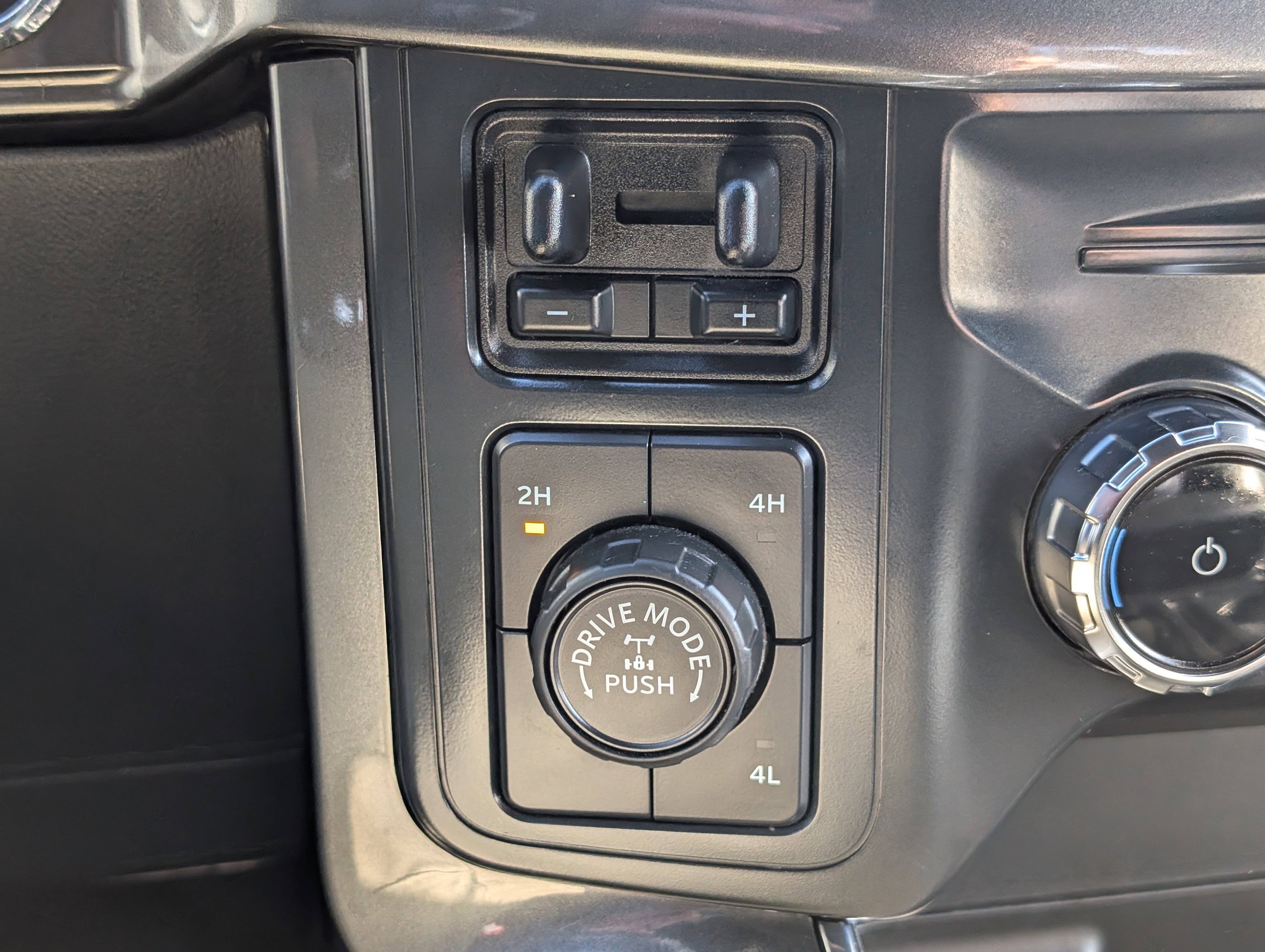 Certified 2022 Ford F150 XLT w/ Equipment Group 302A High image 25