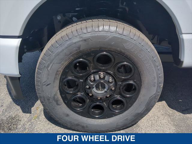 Certified 2024 Ford F350 Lariat w/ Black Appearance Package AWD/4WD image 9