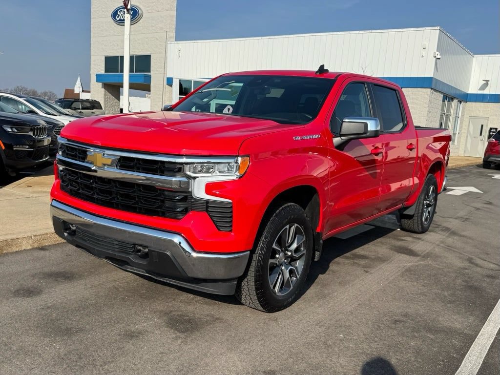 Used 2023 Chevrolet Silverado 1500 LT AWD/4WD image 4