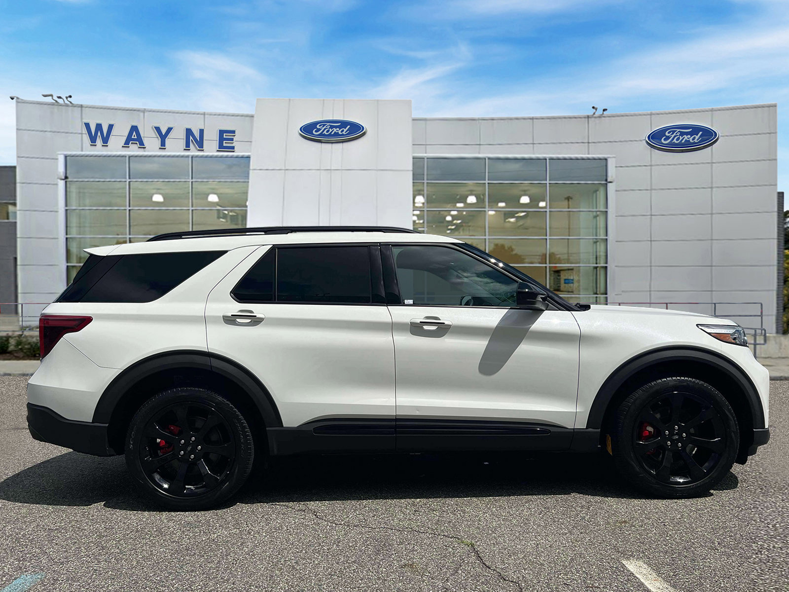 Certified 2022 Ford Explorer ST w/ ST Street Pack image 4