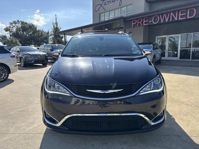 Used 2018 Chrysler Pacifica Limited image 3