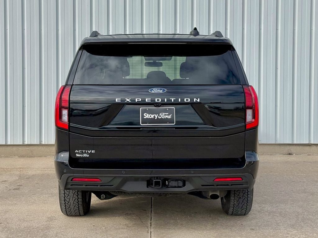 Certified 2025 Ford Expedition Active AWD/4WD image 5