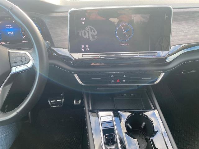 Used 2024 Volkswagen Atlas SEL Premium R-Line image 24