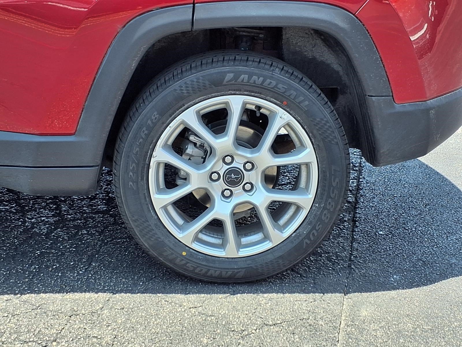 Used 2025 Jeep Compass Limited AWD/4WD image 9