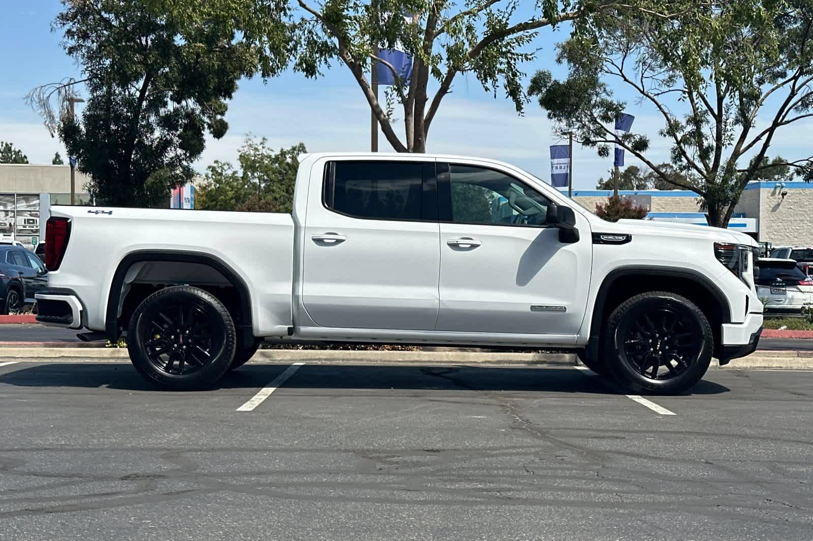 Used 2026 GMC Sierra 1500 Elevation AWD/4WD image 9