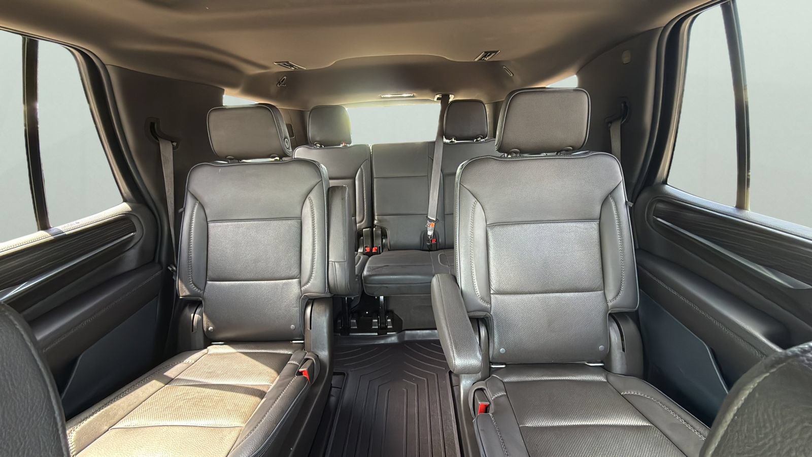 Used 2021 GMC Yukon Denali w/ Denali Premium Package AWD/4WD image 29